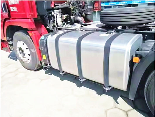 Trattore stradale per impieghi gravosi con capacità carburante 600L+300L, passo 3500 mm e dimensioni pneumatici 11.00R20/12.00R20/12R22.5/315/80R22.5