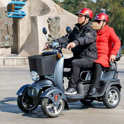 Veicolo elettrico domestico a quattro ruote piccolo scooter veicolo elettrico regolabile a tre posti per adulti e anziani per il tempo libero